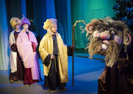 Закарпатські лялькарі підготували колоритне веселе дійство "Зустрічаймо Коляду!" Закарпатські лялькарі підготували колоритне веселе дійство "Зустрічаймо Коляду!"